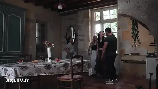 Chloe Duval ve Alice Drake ile seksi Fransız üçlü seks