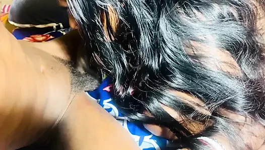 Sulu desi karımın vahşi yatak odası eylemi yoğun sert misyoner ve gerçek tatmin