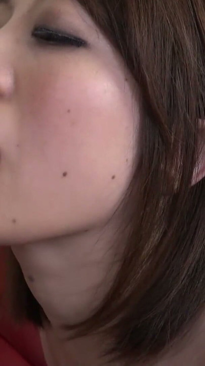 Asyalı japon pornosu – – ateşli kız tıknaz bir sik yalıyor | Klip 1