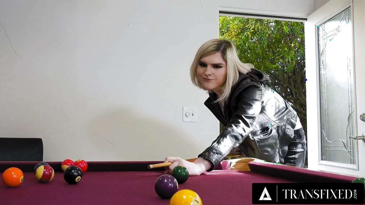 TRANSFIXED - Ella Hollywood Turns Boredom Into Hardcore Facials And Fucking
