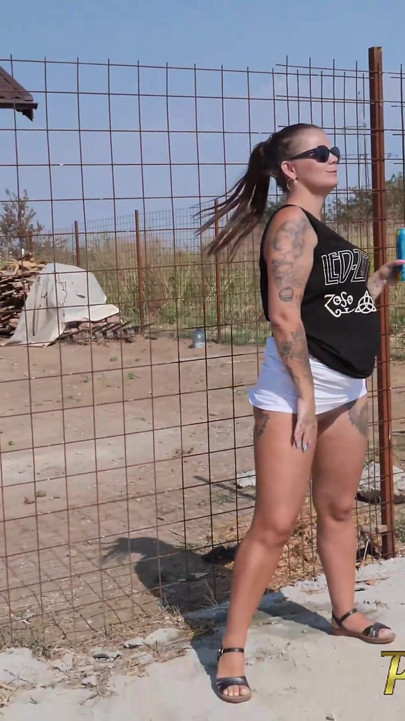 Chubby Tattoed Girl Desperate to Pee Wet Herself and Pipi in Her Jeans While Doing Her Fitness