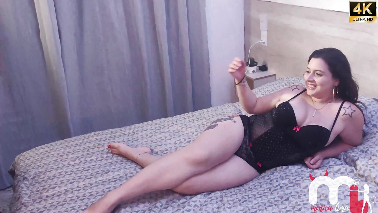 被两个拥有巨大鸡巴的黑人操