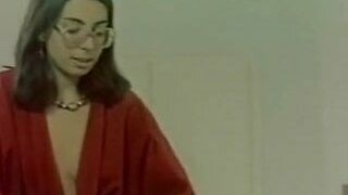 Řecké porno idonikes diastrofes (1983)