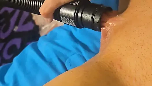 Elektrikli süpürge amcığımı emiyor