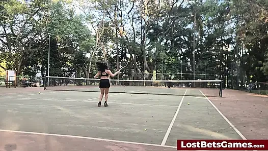 Rafaela and Igor are taking their Strip Tennis match outside