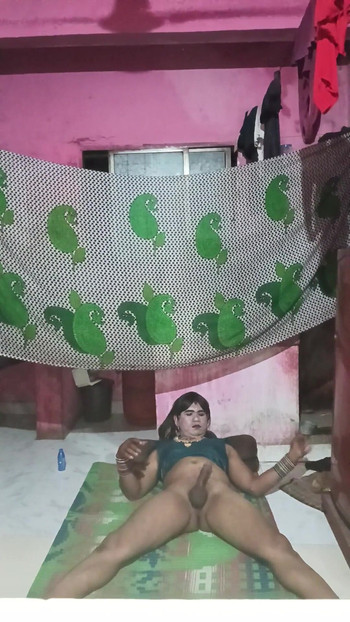 Emotivni trenutak iz "Madhuri bhabhi aj land ka pani likali"
