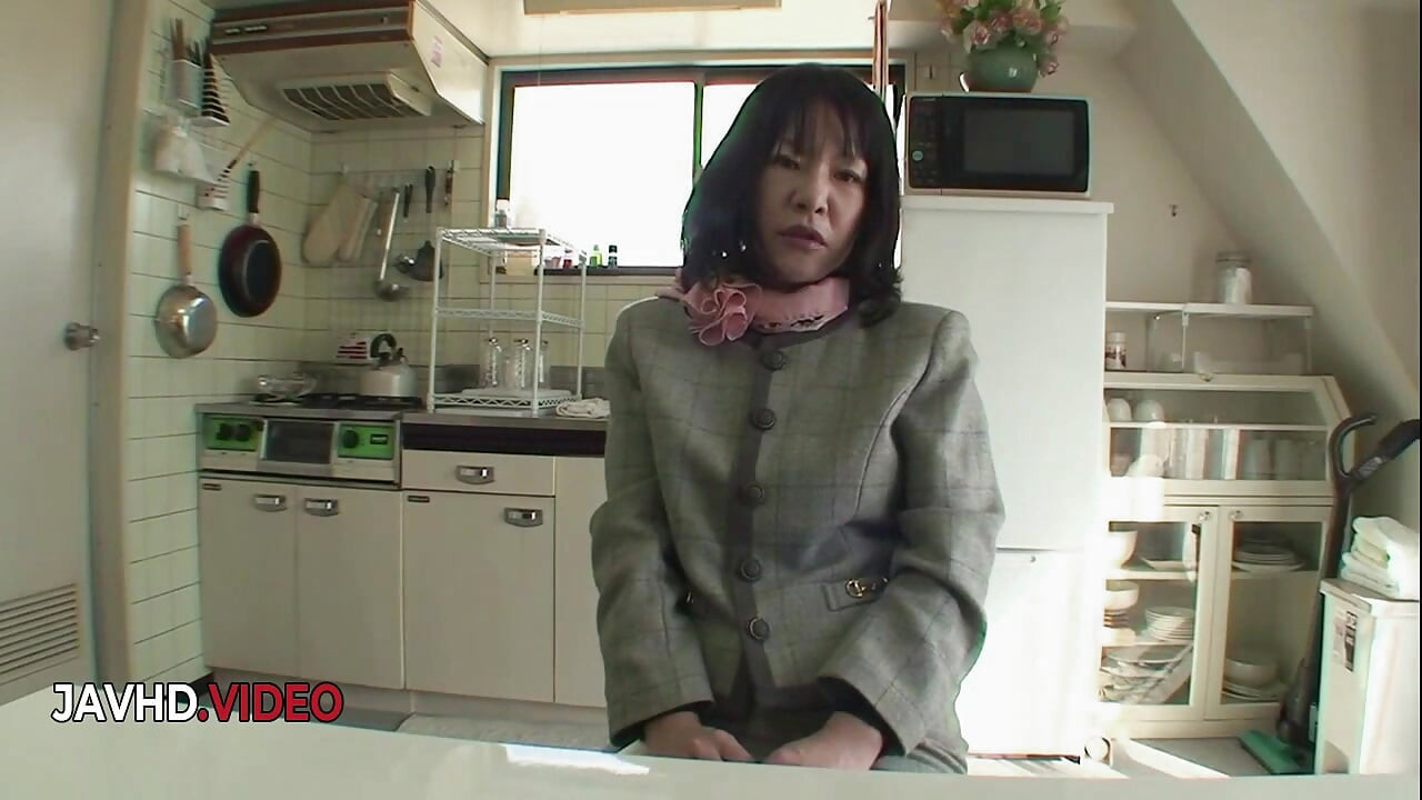 Passionate Japanese MATURE Kiyoe Majima Vibrates Her Hairy Pussy Hardly