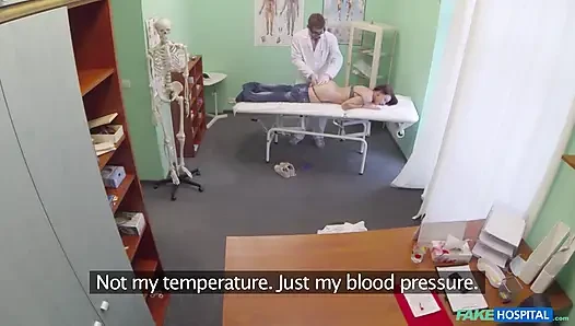 Fake hospital - güzel hasta doktorun oral ilacı için hazırlandı: ateşli bir hastane karşılaşması