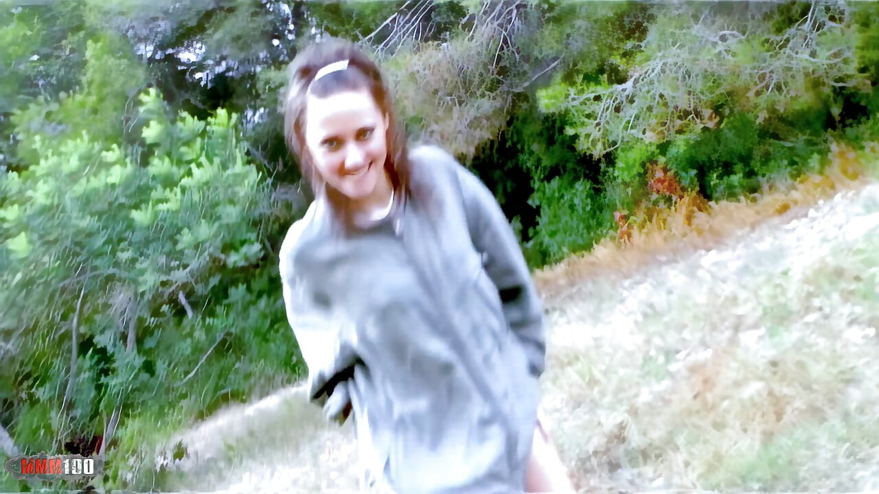 Moana Mendez: Sexy Hot Teen in the Forest Spreading Her Pussy