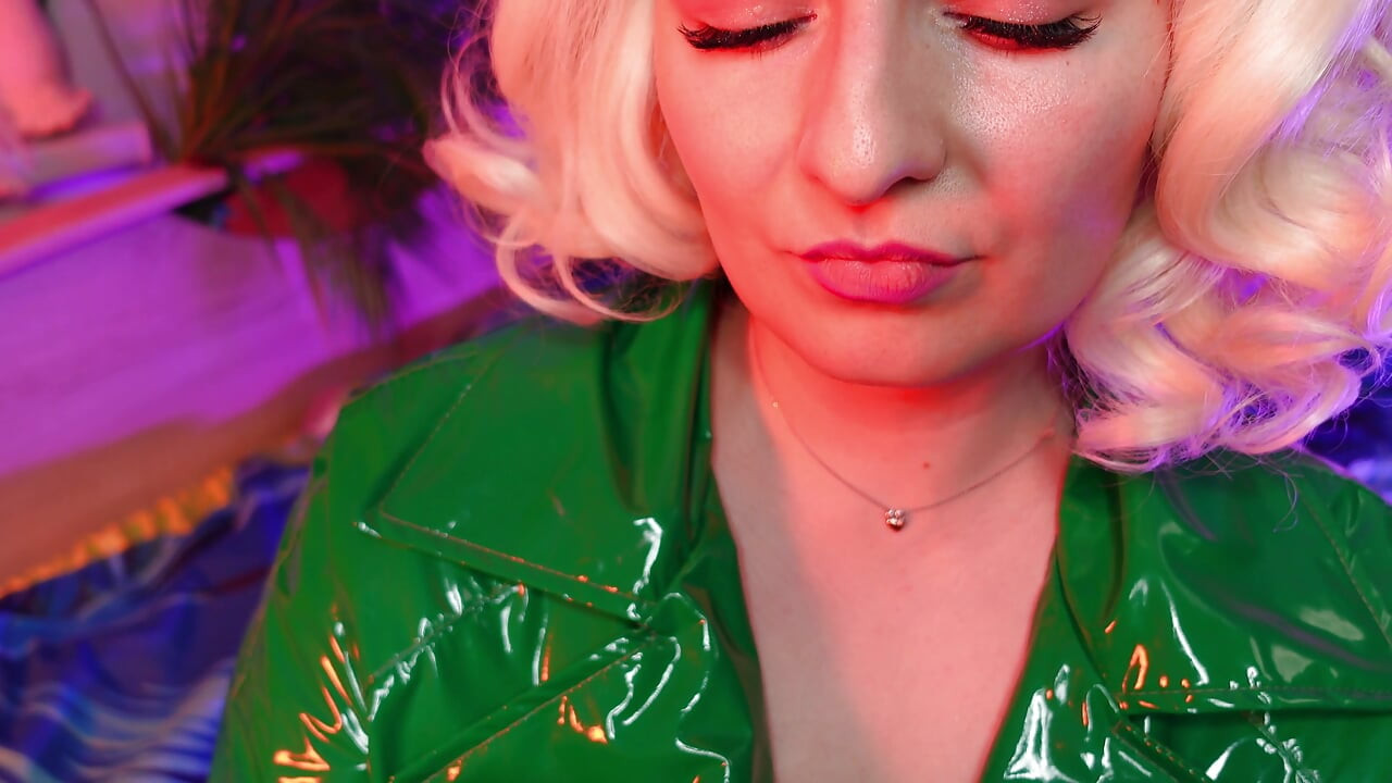 ASMR slowly lipstick tease
