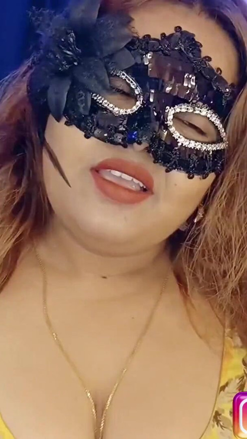 Newly married gold digger step-mom ne chudne ke dating site pe profile banai aur step-son ne Profile dekh li | Clip 1
