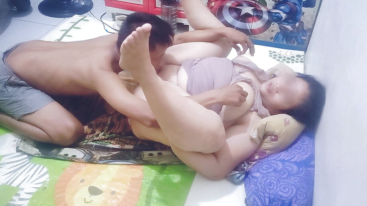 Entot Tubuh Semok Tante Dong. Lagi Sange Banget