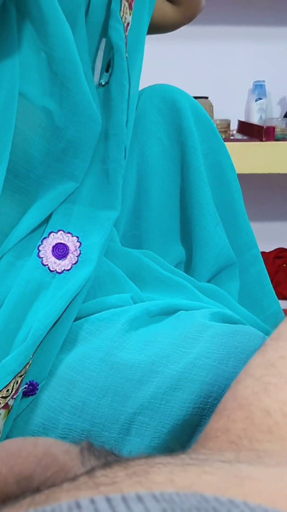 Jija and Sali fucking pussy - Desi Bhabhi le hace una paja a su amante | Clip 1