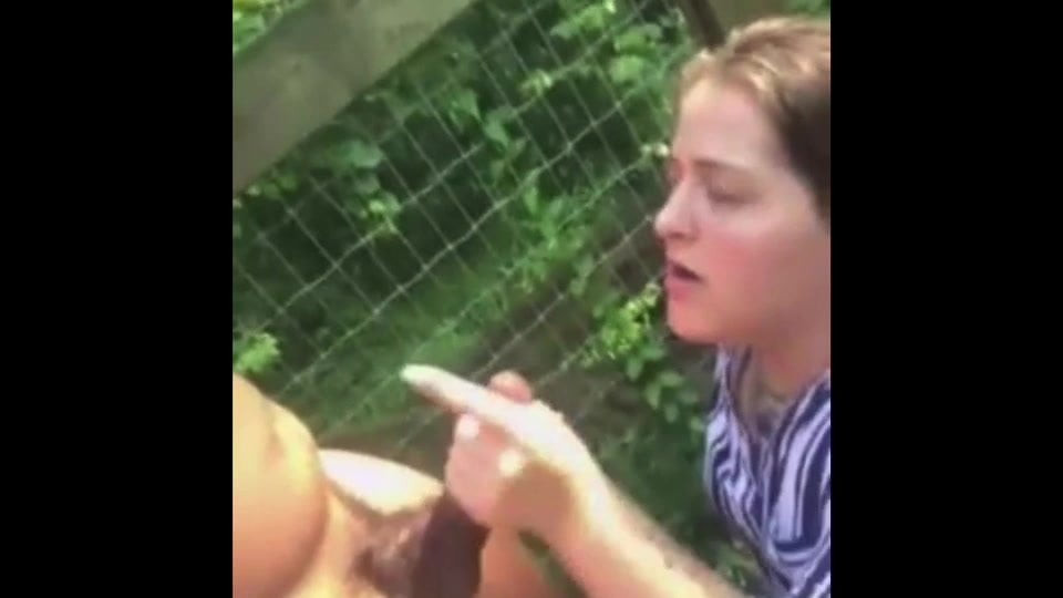 White girl gives blowjob