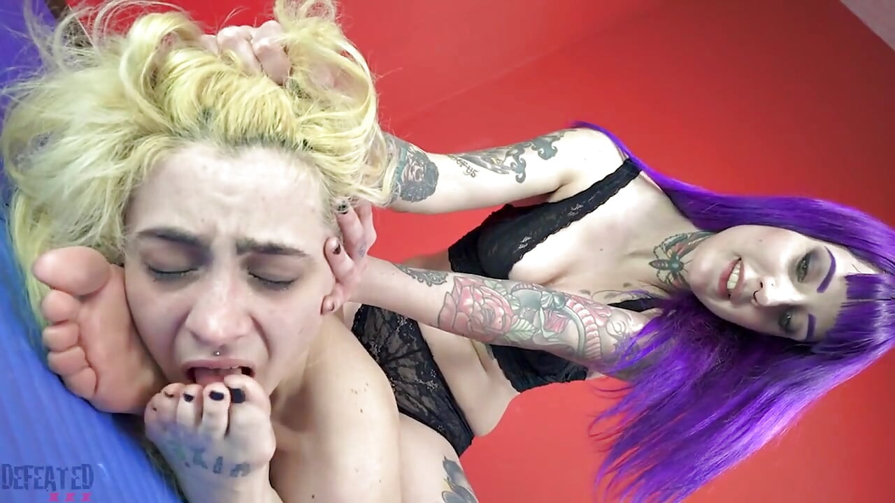 Obligated to Lick Feet - New Mma Fighter - Many Koes