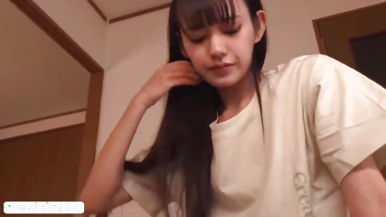 Slender Beauty with an Idol-like Smile Revealed Her Most Relaxed Side in a Rare Private Moment 2nd