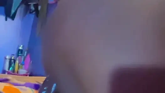 Aku selingkuh dari pacarku karena aku suka kontol tetanggaku