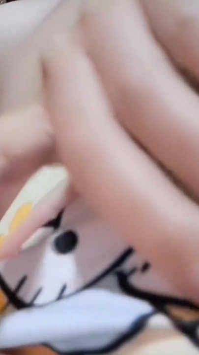 Bapa tiri saya menyentuh payudara saya yang kaya | Klip 2