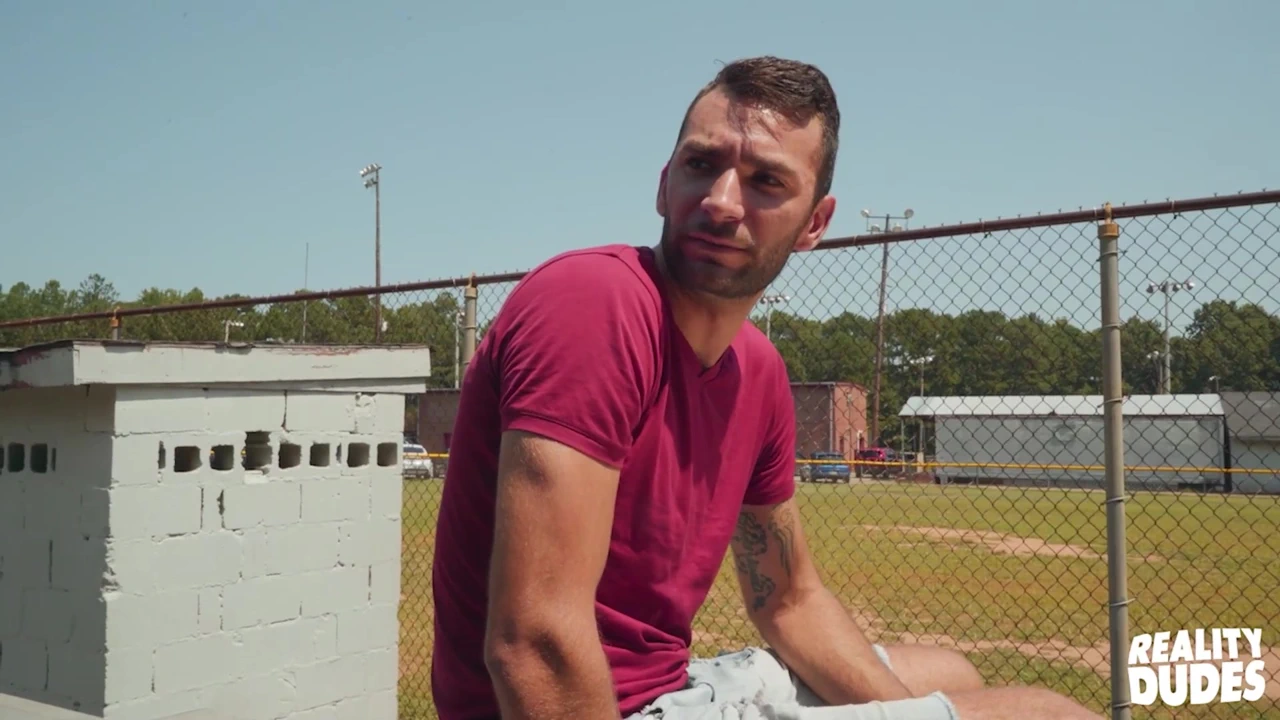 Seamus O'Reilly Convinces Straight Guy Brian Adams To Let Him Take Care Of His Dick - REALITY DUDES