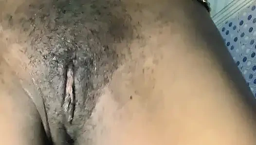 Cewek ebony panas tampilan depan dan belakang pov closeup