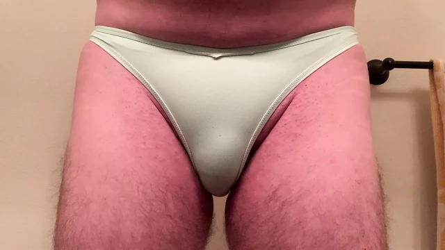Jerking in stepdaughter's bikini