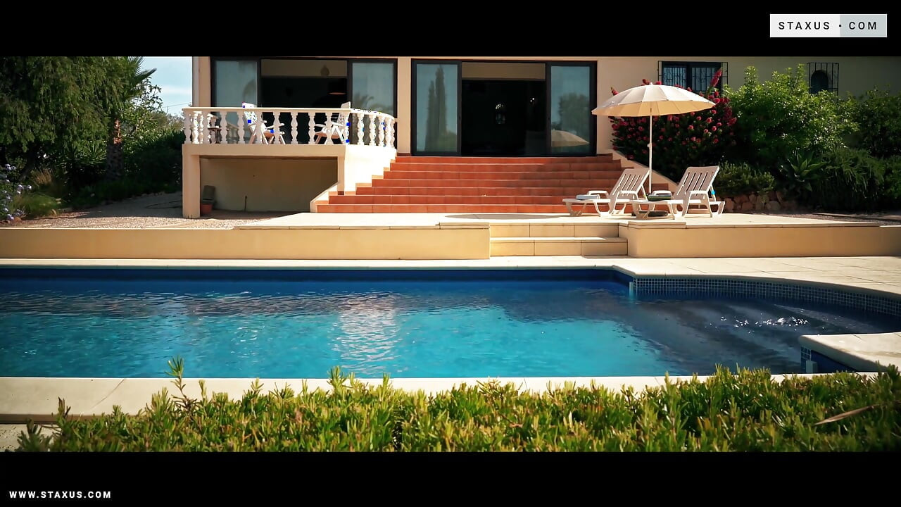 S01x03 Staxus International College