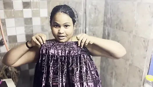 Kiya si cewek hot padosi ne padosan ko lagi asik ngentot habis-habisan di kamar mandi