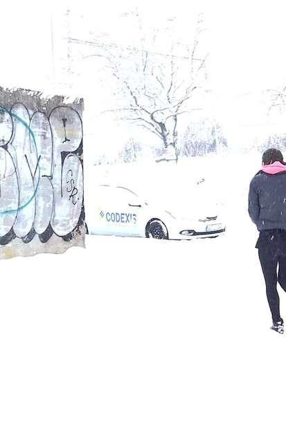 City In The Snow by Got2Pee di mana awek datang ke kencing