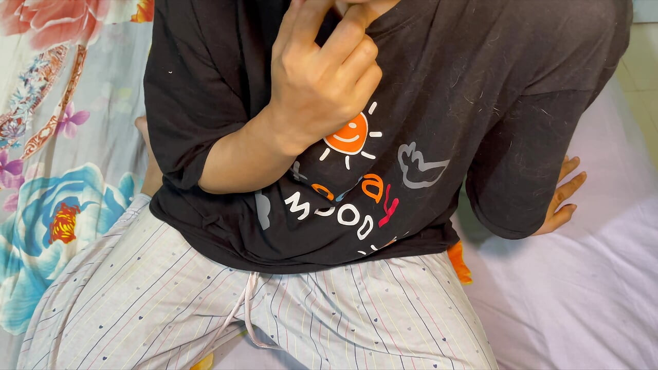 Sexy Bhabhi is waiting for me and I want to fuck her hard