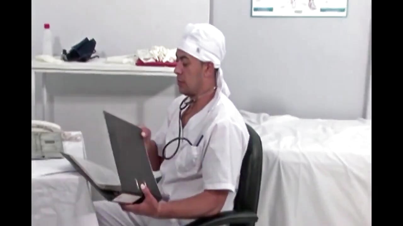 熱い男は病院でお互いに遊ぶ