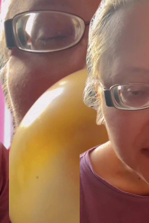 Asmr علكة فقاعية