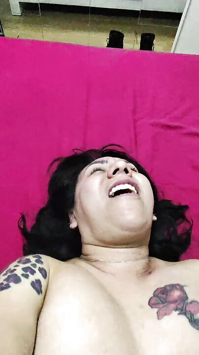 Eu des descobri que alguém que minha esposa e eu fazemos gozada facial