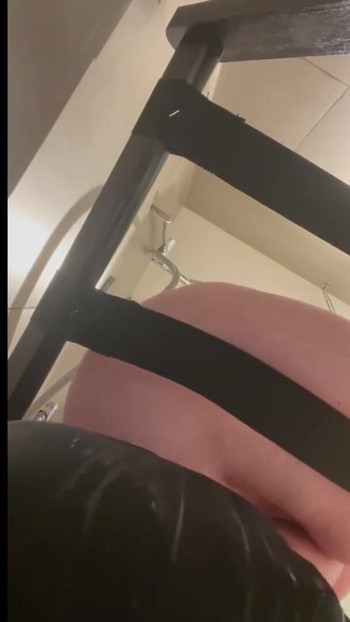 Manželka má zlatou sprchu: Dominance Unleashed | Klip 1