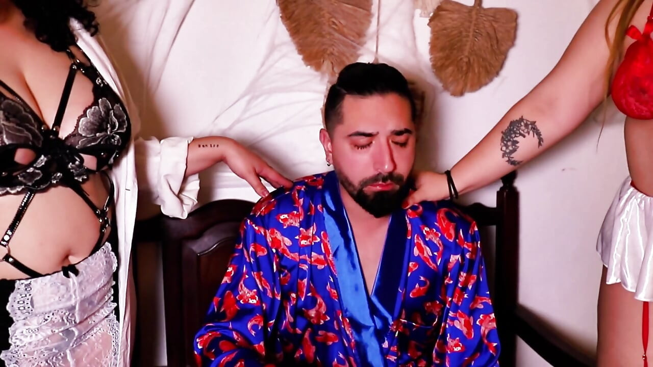 Yalnızlık iki hemşire beni yalıyor