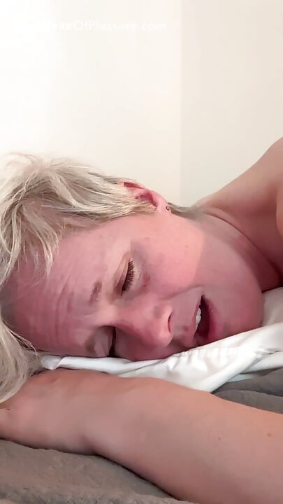 Horny MILF Can't Resist A Good Fucking