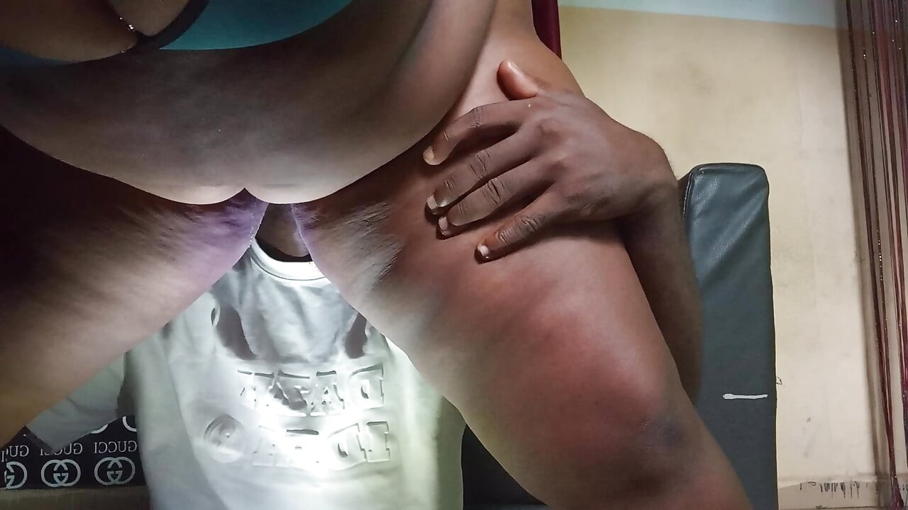 Eating a Married Woman Pussy