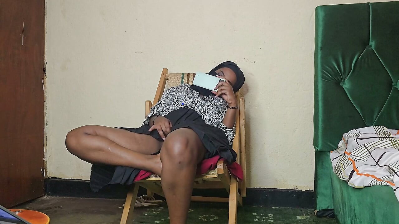 Perfect Ebony Wetting Herself She Really Has to Much Water in Her Pussy
