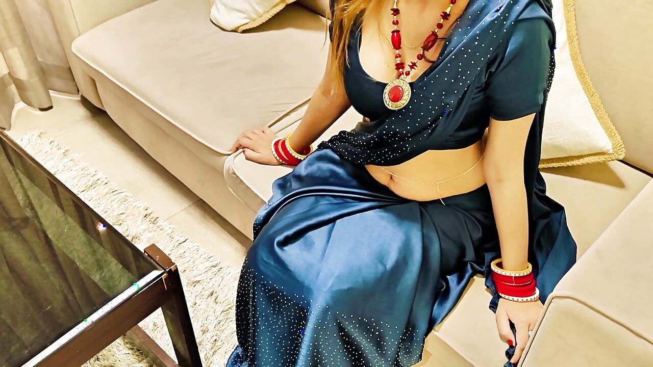 Indian MILF Stepmom Wants to Loose Her Stepson Verginity