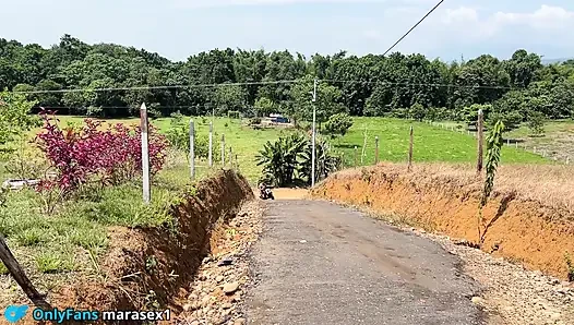 Üvey kız kardeş diyor ki: vajinamı ovabilir ve içine boşalabilirsin