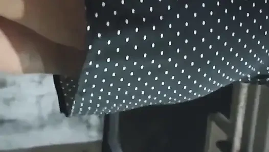 Bahçede. Komşu beni görmüş olabilir mi?