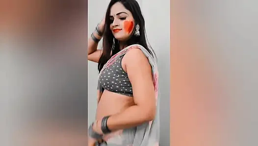 ITNE DINO BAAD KAAMWALI BAI KO CHODNE KA MOUKA MILA