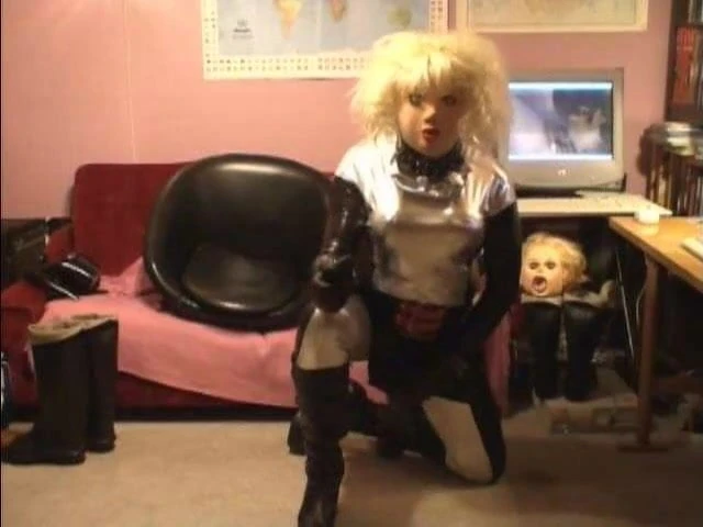 DollyBitchInSilver