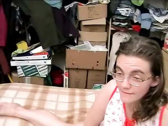 Italienische ehefrau mit behaarter muschi fickt mit freund ihres ehemanns