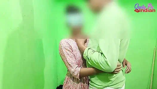 18 yaşındaki öğrenci gerçek desi bakire genç Hintli kız ilk kez göğüslerini ve amcığını seviyor sert anal parmaklama kız arkadaş okulu