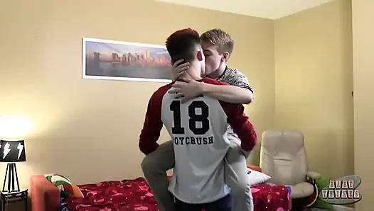 A Bareback Twink Hook up