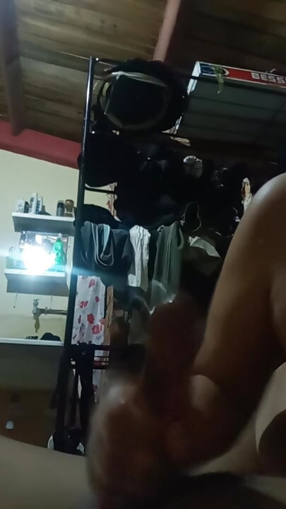 Pijpen latina milf eigengemaakt echt
