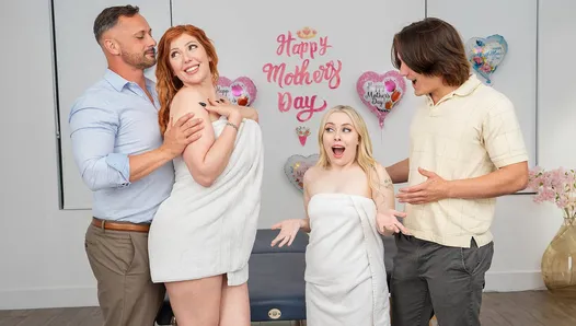 Un massage torride pour la MILF Lauren Phillips et la jolie Haley Spades se transforment en quatuor brutal pour la fête des mères