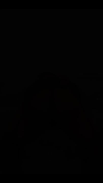 Гарненька в рожевому... Розбещена в русі