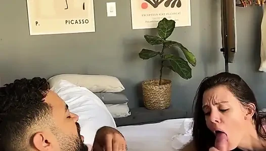 Ich wachte durstig nach seinem geschmack auf