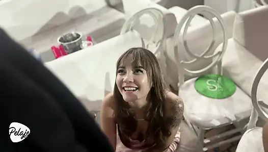Aku menjemput gadis cantik ini di klub malam dan menjadikannya pelacurku di hotel